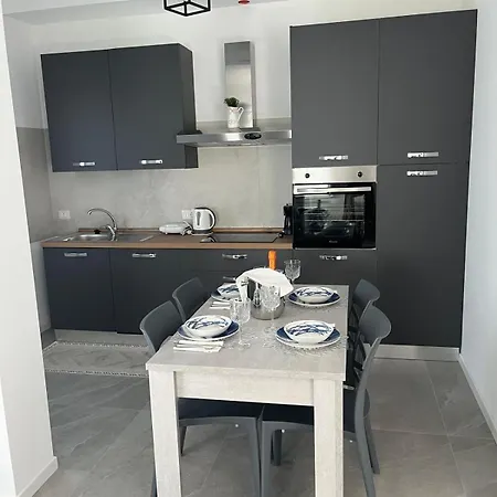 Apartament House Of Flowers Spinea